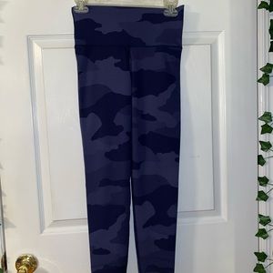 Worn once, super comfy leggings regular length. size medium. Blue camo pattern